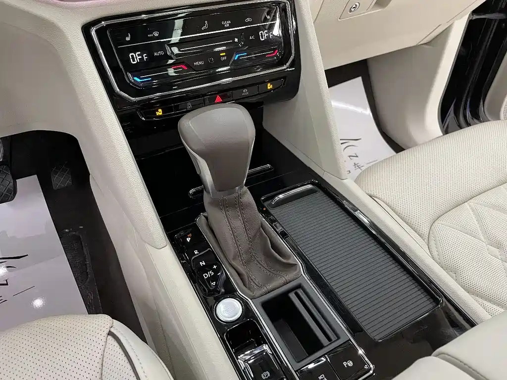 VOLKSWAGEN VILORAN 2022