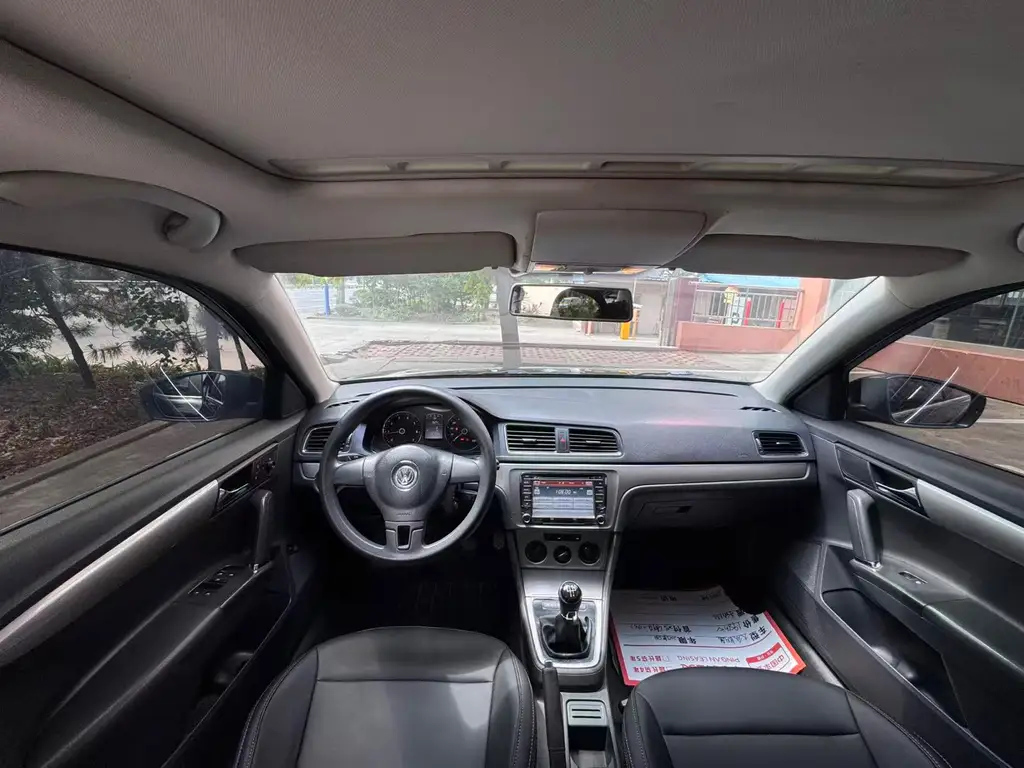 VOLKSWAGEN LAVIDA 2013