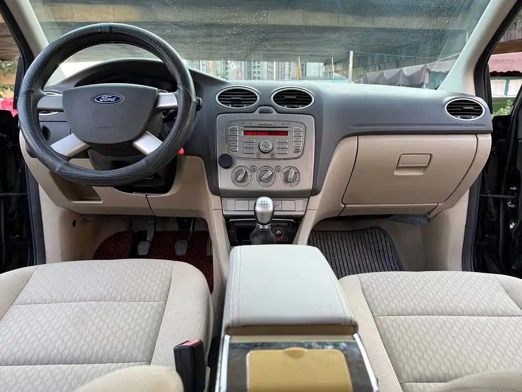 FORD FOCUS 2011