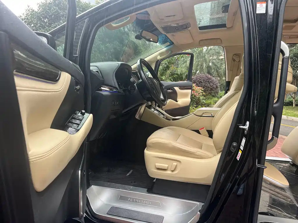 TOYOTA ALPHARD 2019