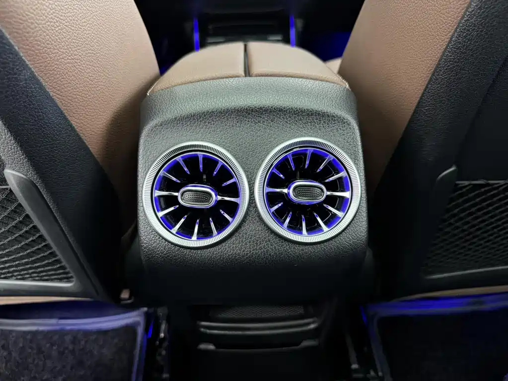 MERCEDES BENZ GLB 2024