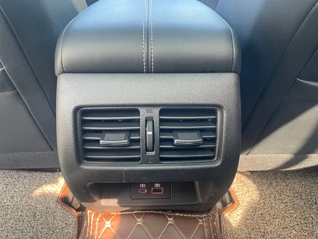 NISSAN TEANA 2020