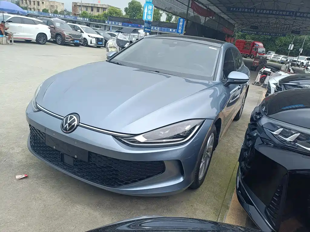 VOLKSWAGEN LAMANDO 2022