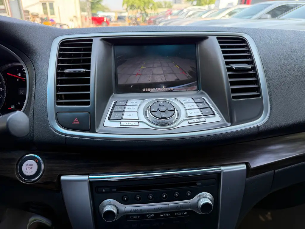 NISSAN TEANA 2011