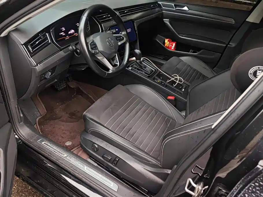 VOLKSWAGEN MAGOTAN 2020