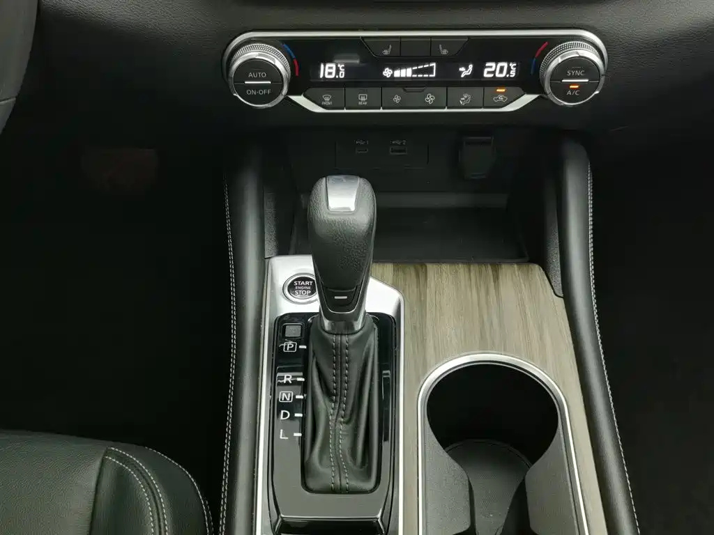 NISSAN TEANA 2021