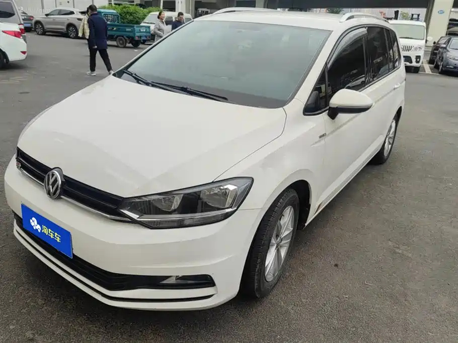 VOLKSWAGEN TOURAN 2018