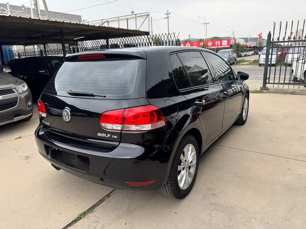 VOLKSWAGEN GOLF 2011