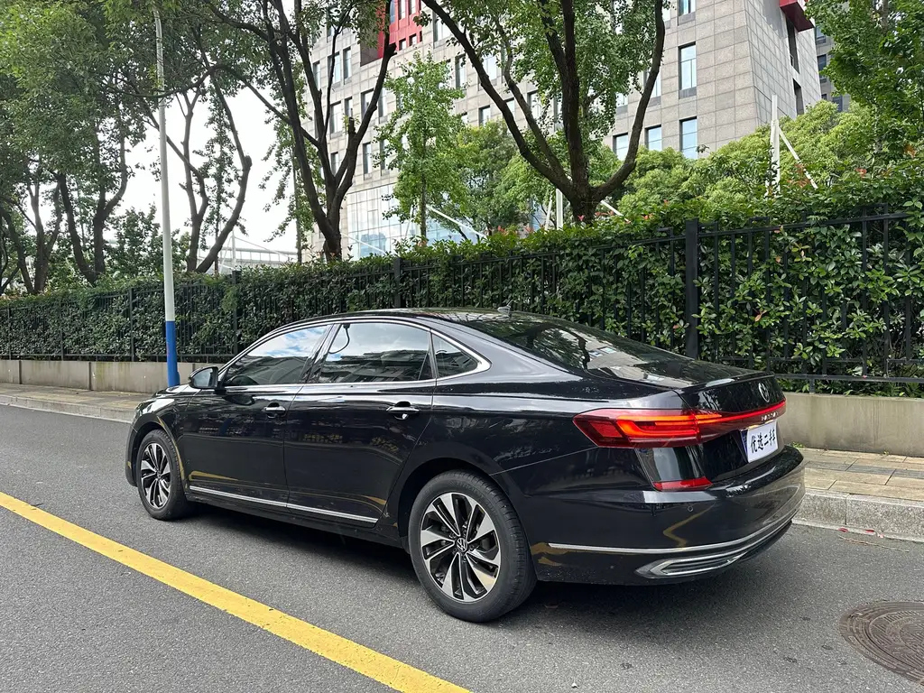VOLKSWAGEN PASSAT 2021