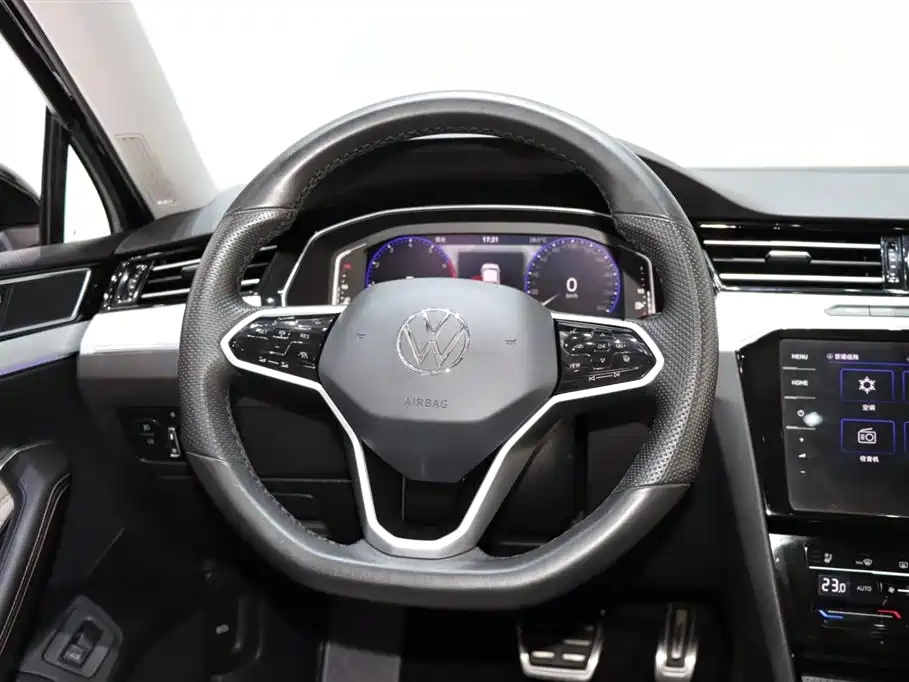 VOLKSWAGEN MAGOTAN 2023