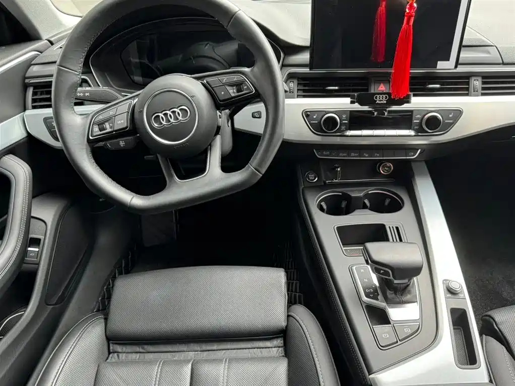 AUDI A4L 2022