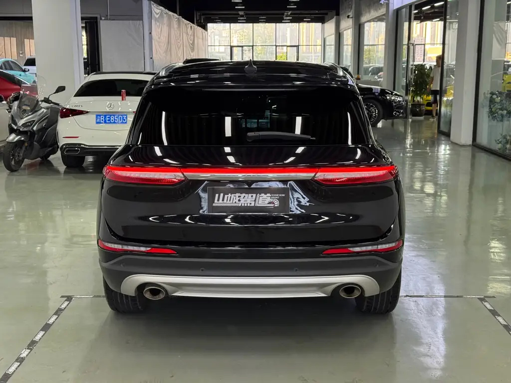 LINCOLN ADVENTURER 2020