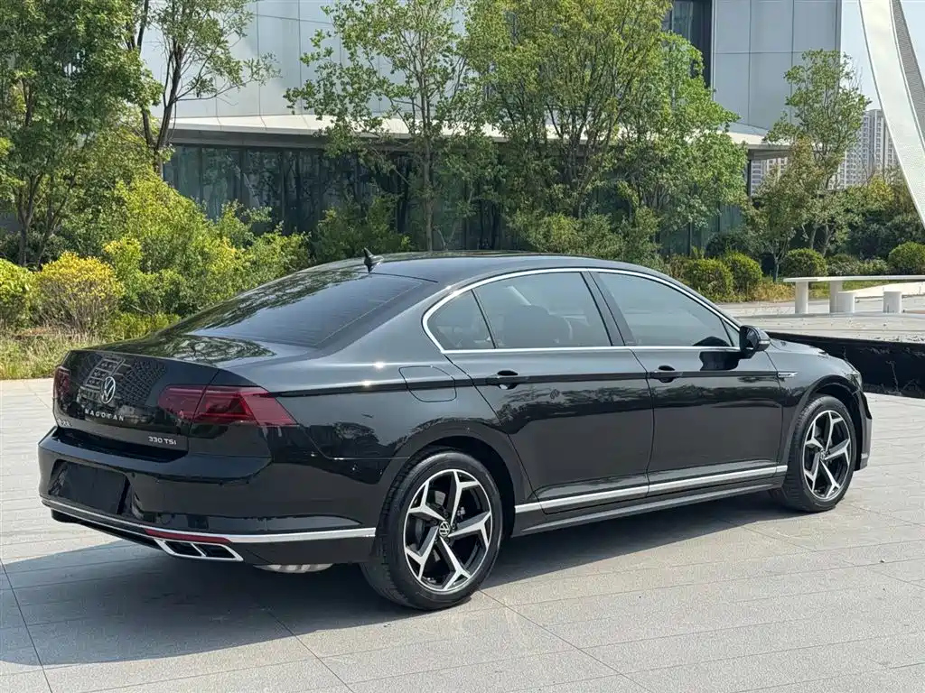 VOLKSWAGEN MAGOTAN 2023
