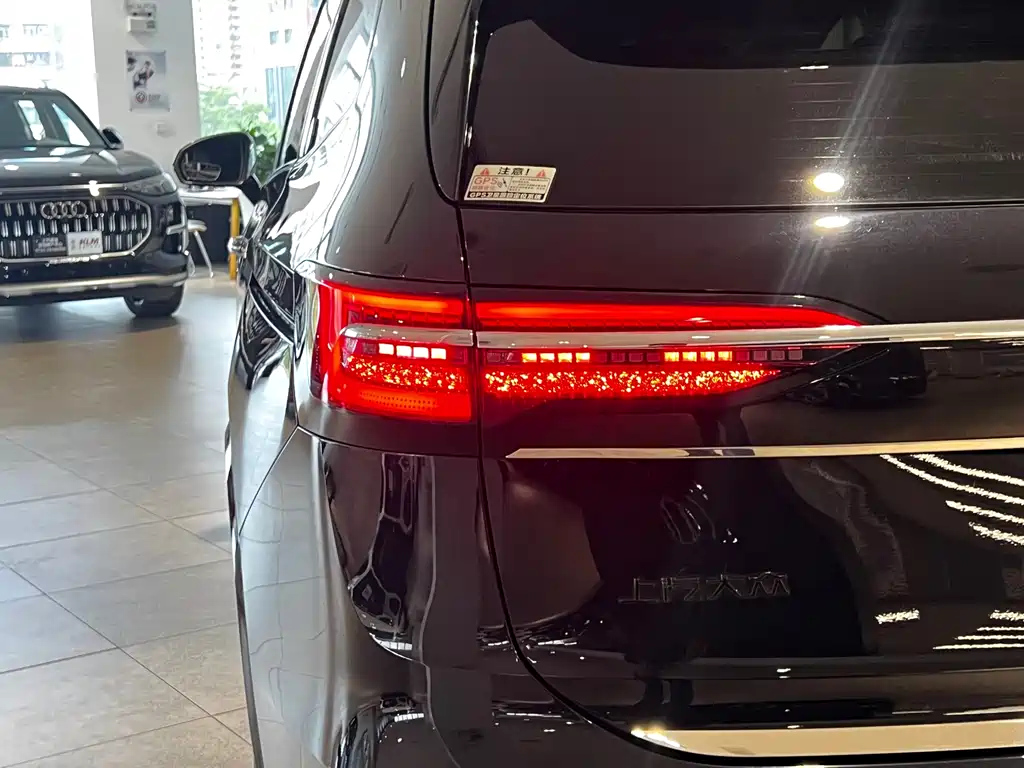 VOLKSWAGEN VILORAN 2022
