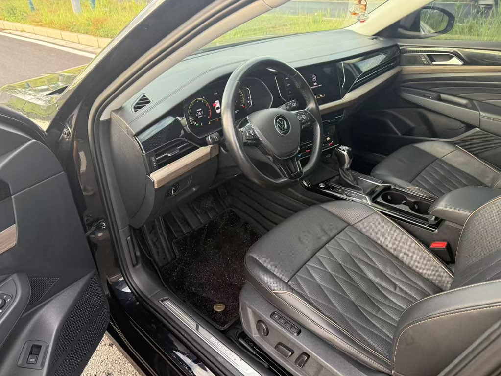 VOLKSWAGEN PASSAT 2021