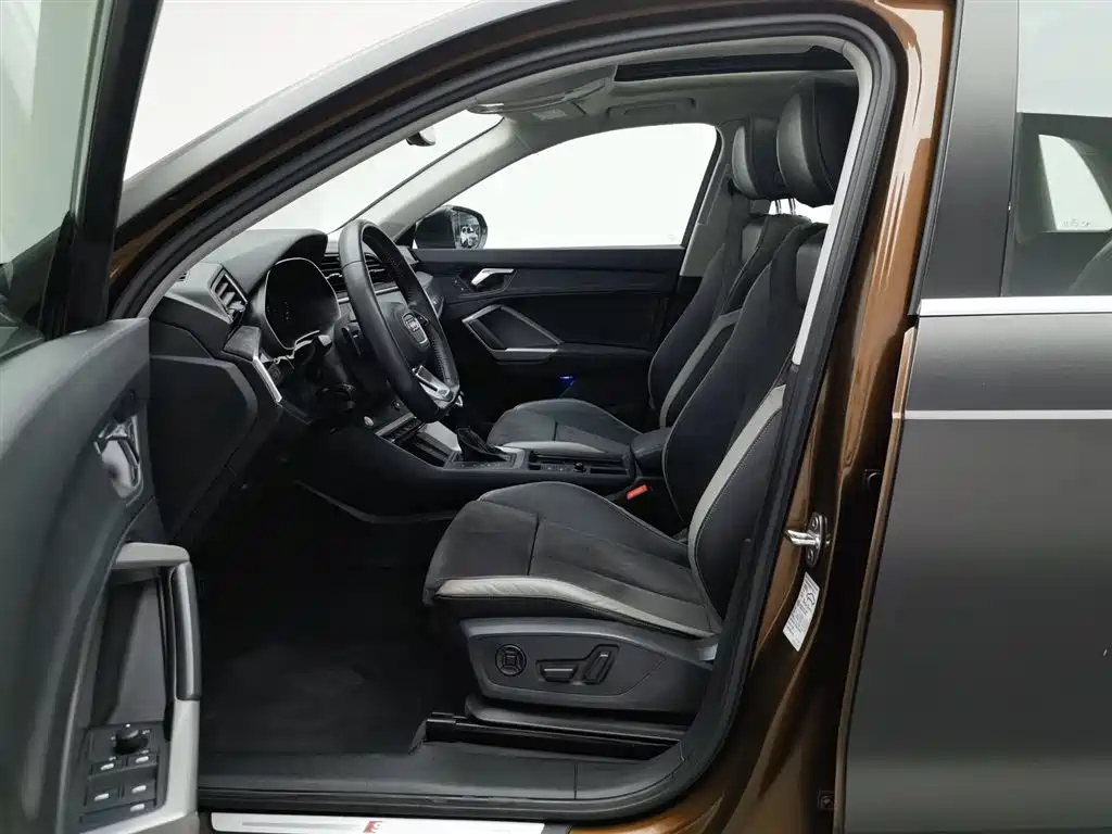 AUDI Q3 2019