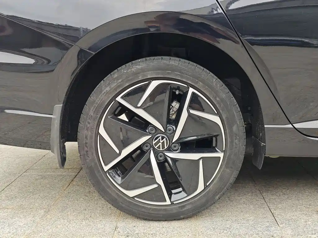 VOLKSWAGEN LAVIDA 2023