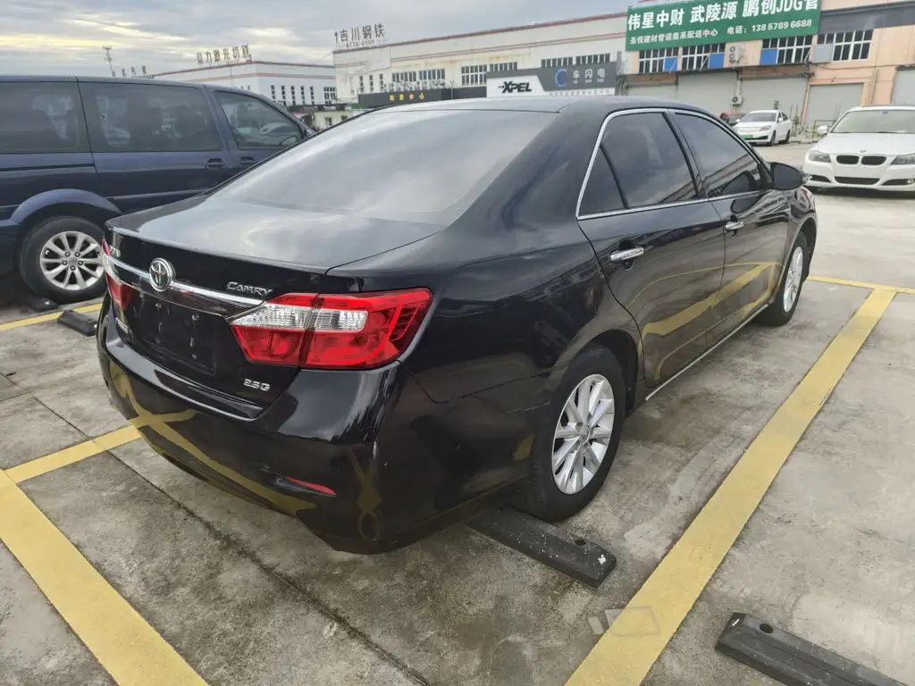 TOYOTA CAMRY 2012