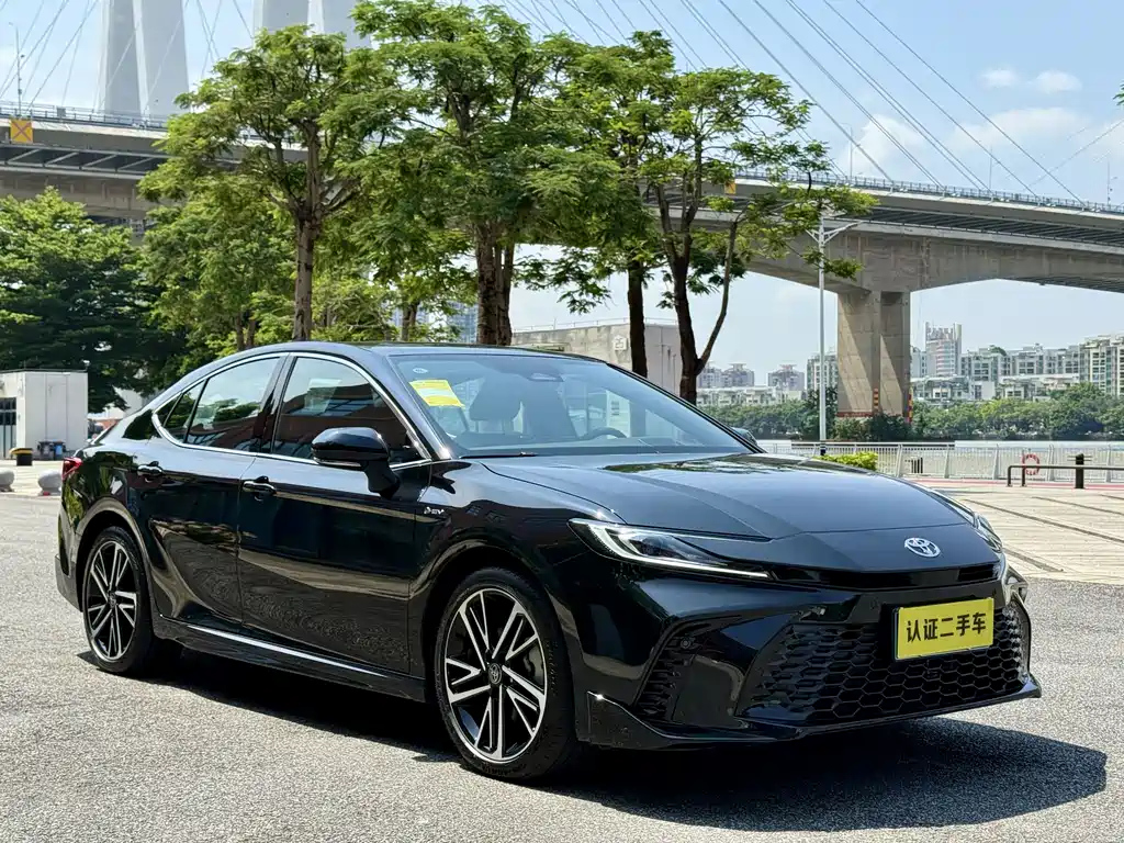 TOYOTA CAMRY 2024
