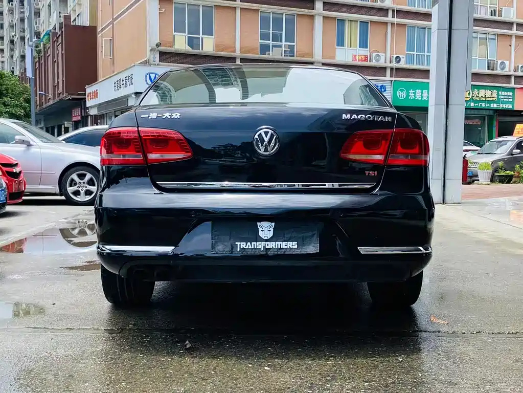 VOLKSWAGEN MAGOTAN 2012