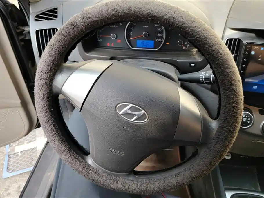 HYUNDAI CELESTA 2011