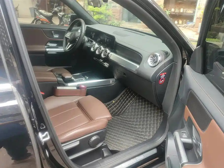 MERCEDES BENZ GLB 2021