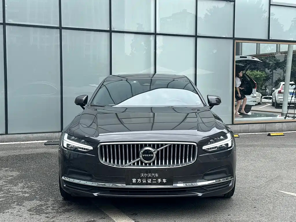 VOLVO S90 2022