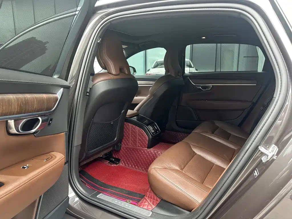 VOLVO S90 2022