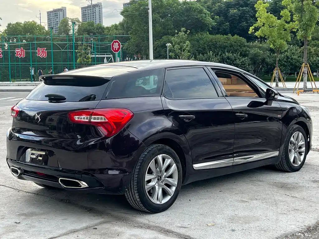 DS 5 2014