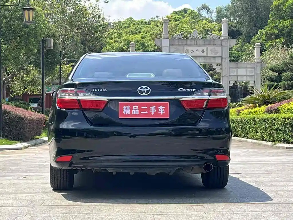 TOYOTA CAMRY 2015