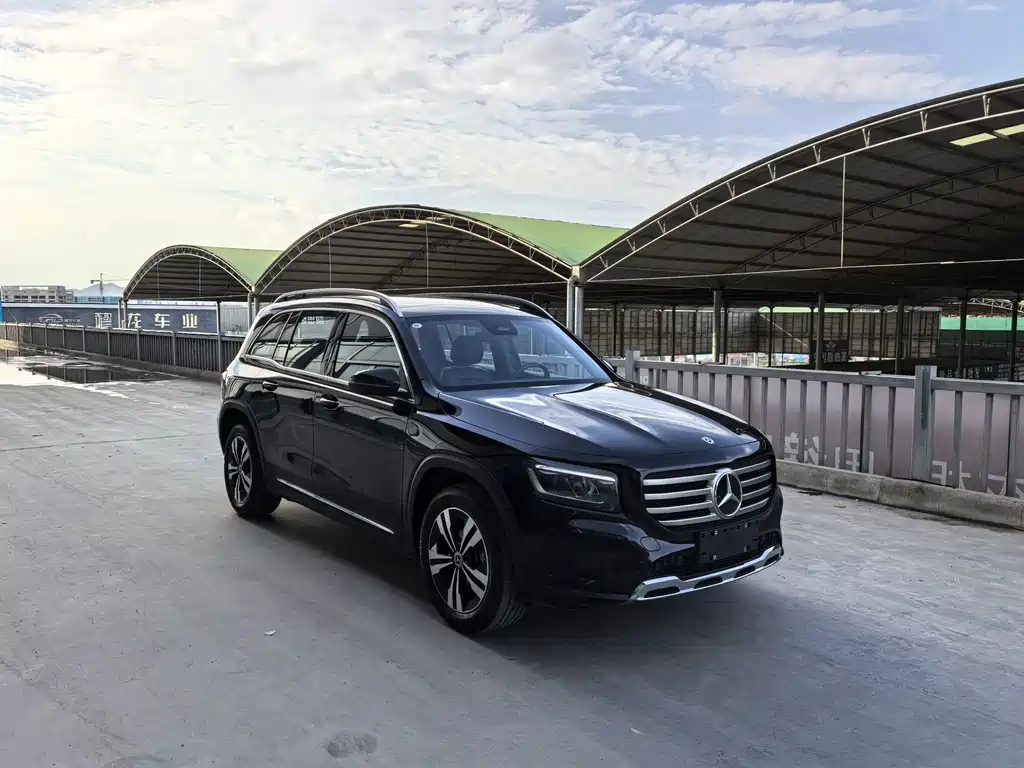 MERCEDES BENZ GLB 2024