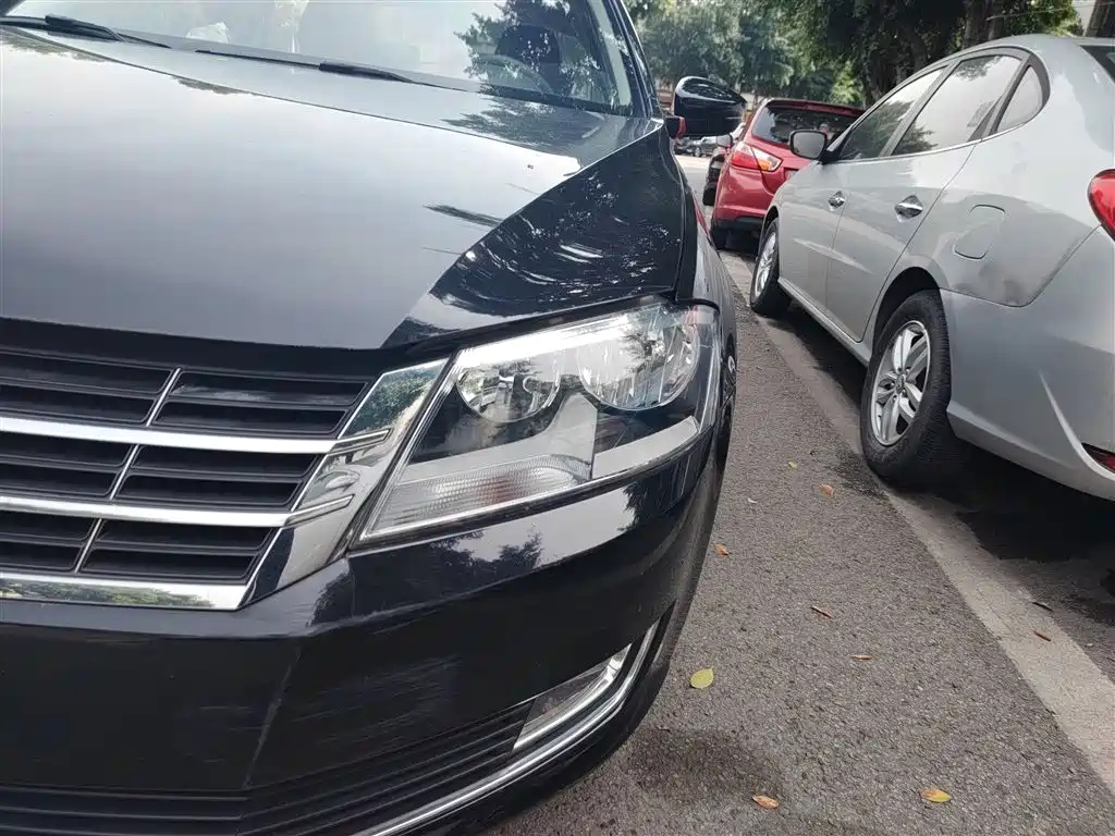 VOLKSWAGEN LAVIDA 2013