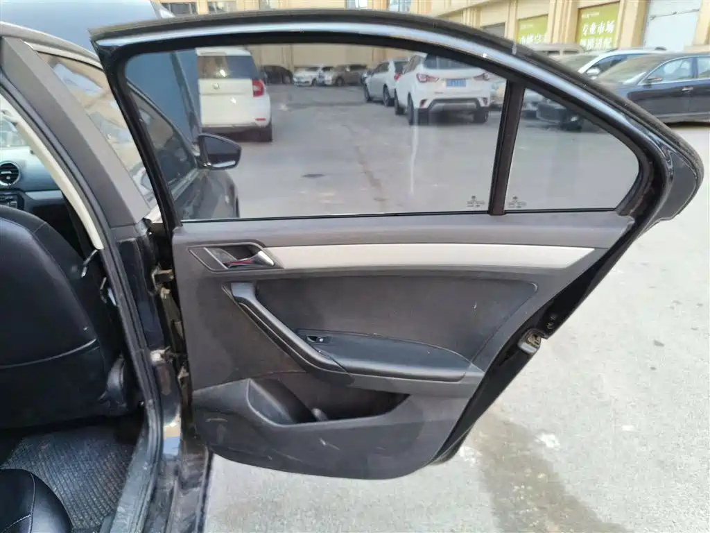 VOLKSWAGEN JETTA 2015