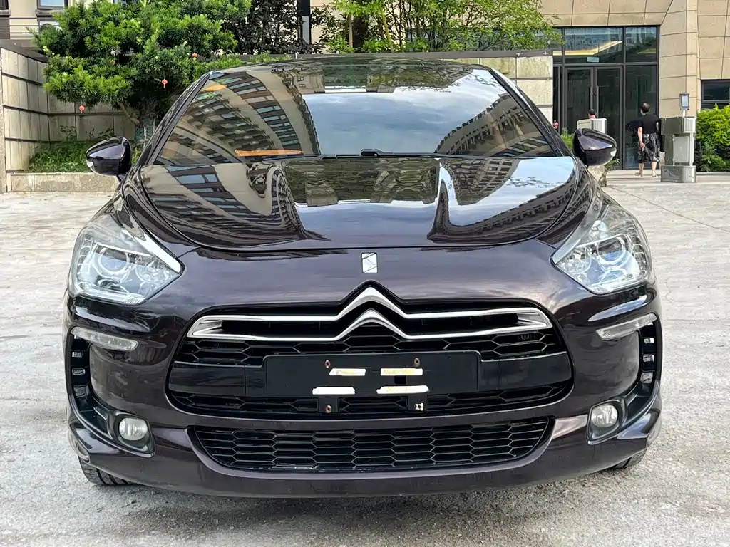 DS 5 2014