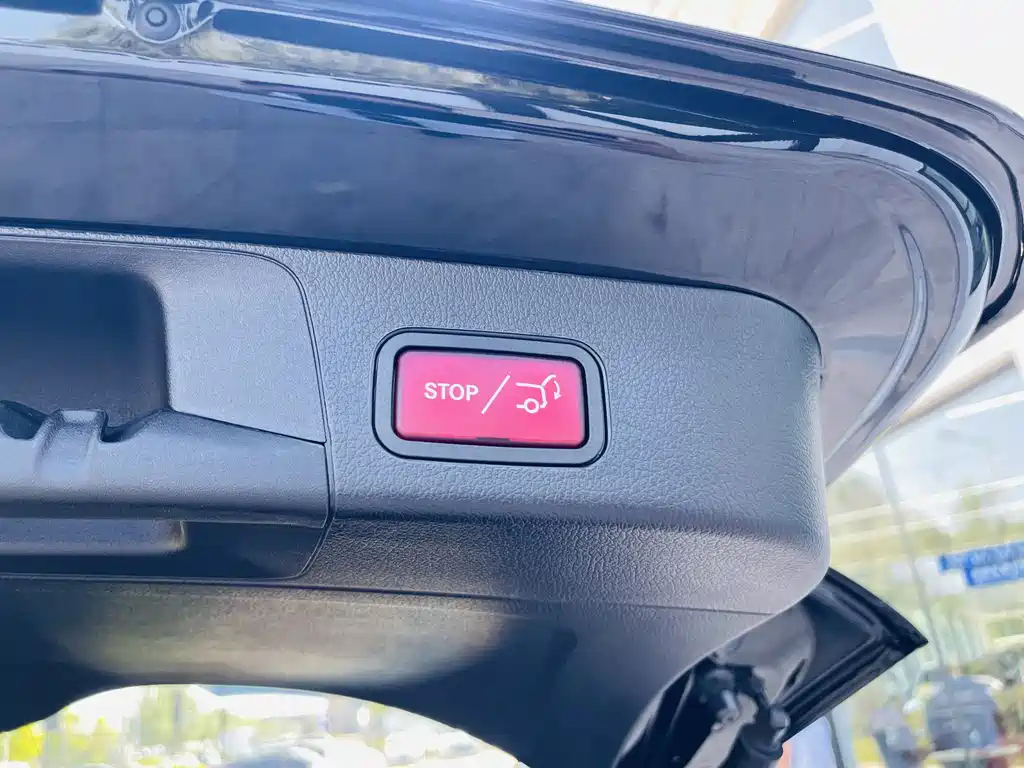 MERCEDES BENZ GLB 2024