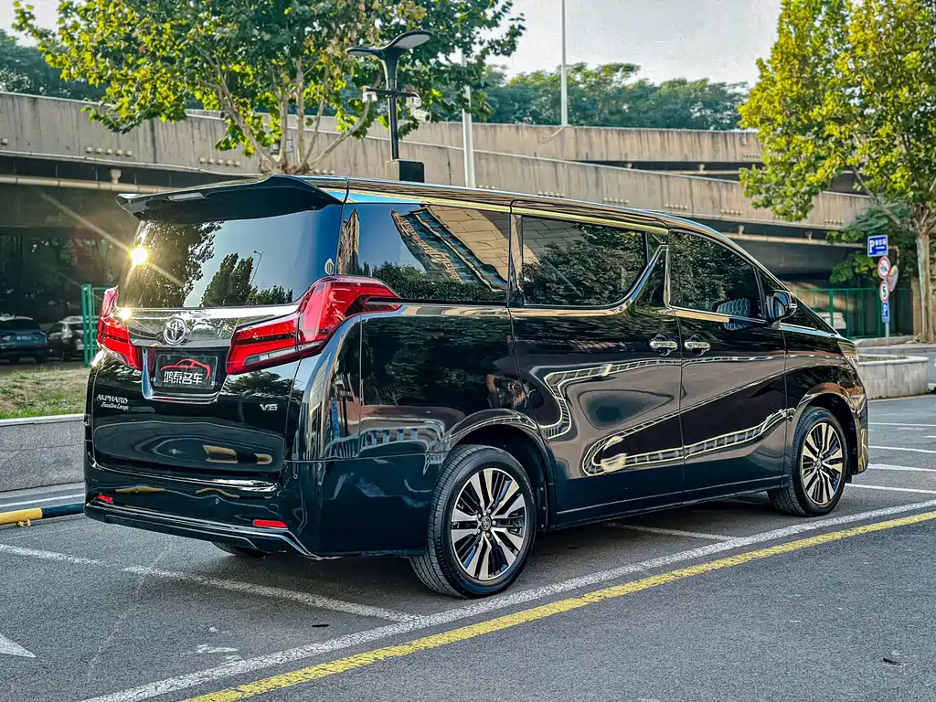 TOYOTA ALPHARD 2019