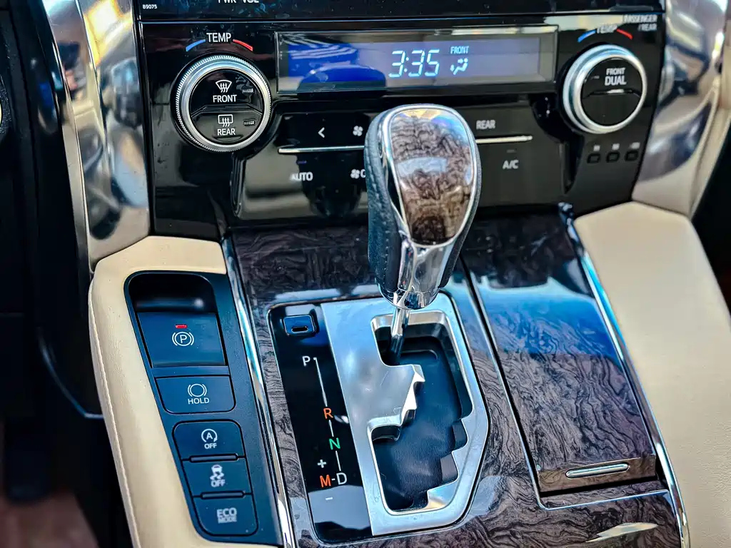 TOYOTA ALPHARD 2019