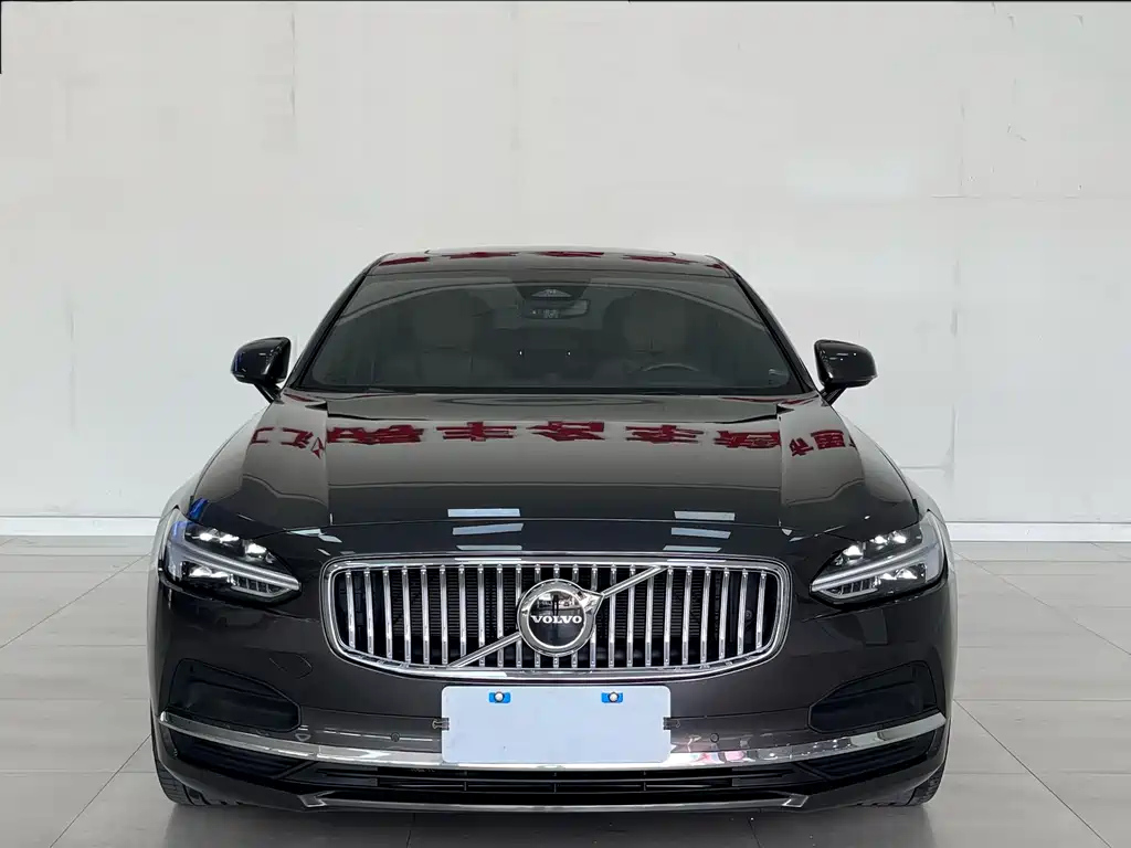 VOLVO S90 2023