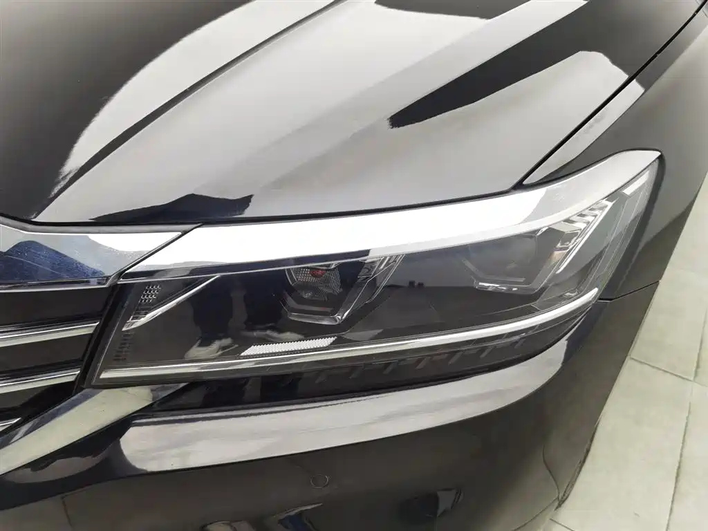 VOLKSWAGEN PASSAT 2019