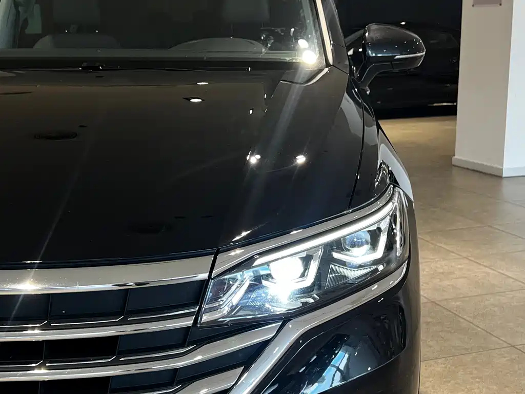 VOLKSWAGEN VILORAN 2022