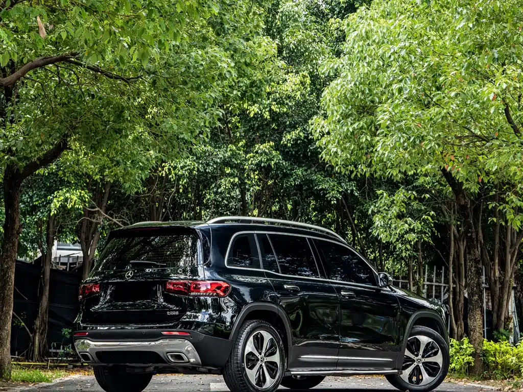 MERCEDES BENZ GLB 2023