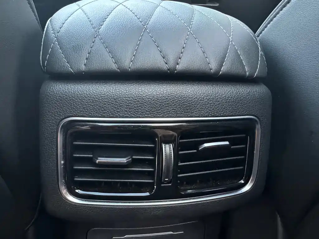 HONGQI HS5 2022