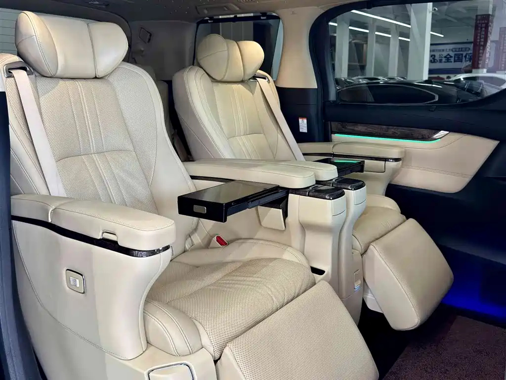 TOYOTA ALPHARD 2018