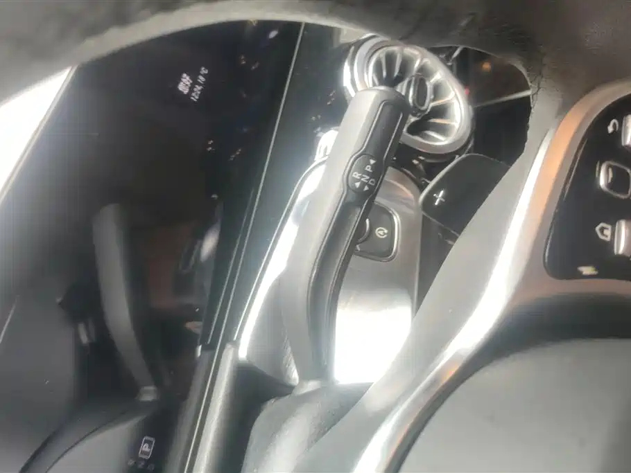MERCEDES BENZ GLB 2021