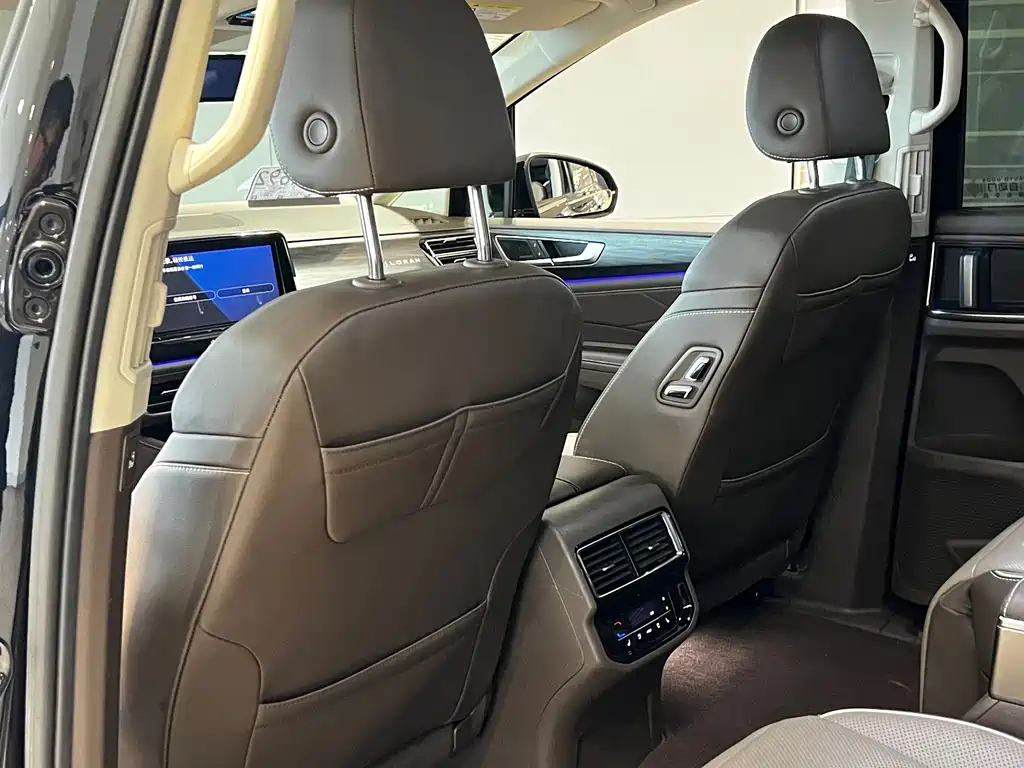 VOLKSWAGEN VILORAN 2022