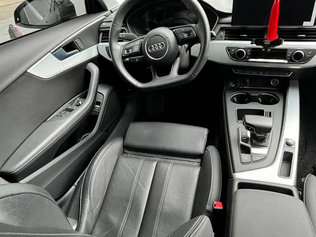 AUDI A4L 2022