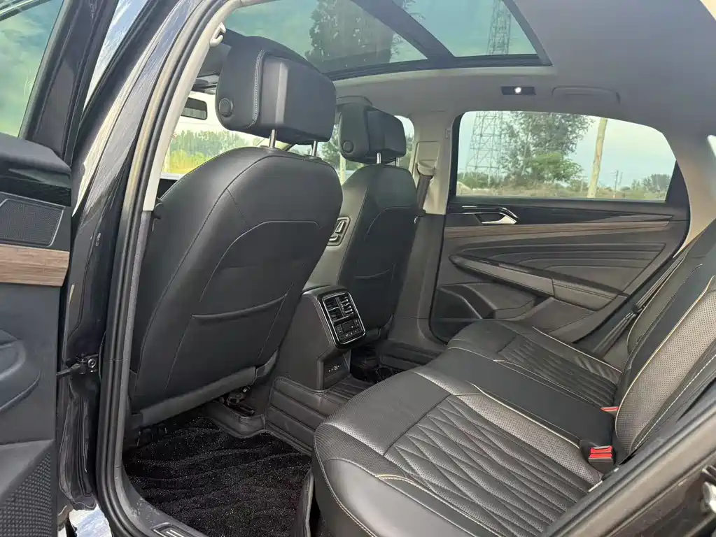 VOLKSWAGEN PASSAT 2021
