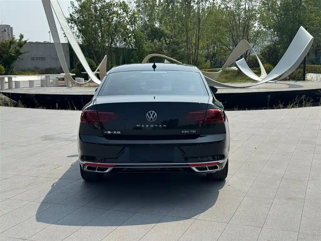 VOLKSWAGEN MAGOTAN 2023
