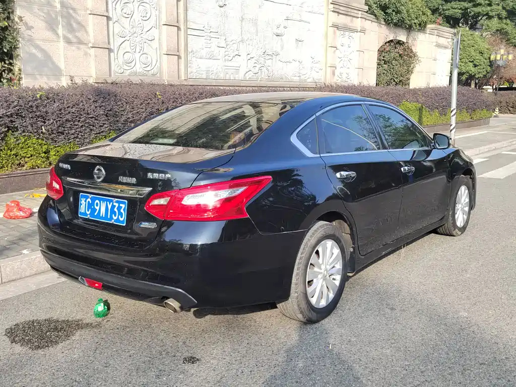 NISSAN TEANA 2017