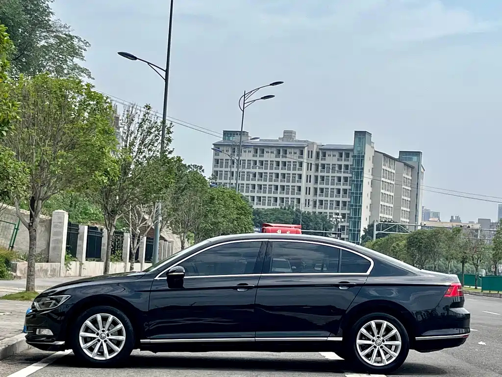VOLKSWAGEN MAGOTAN 2018